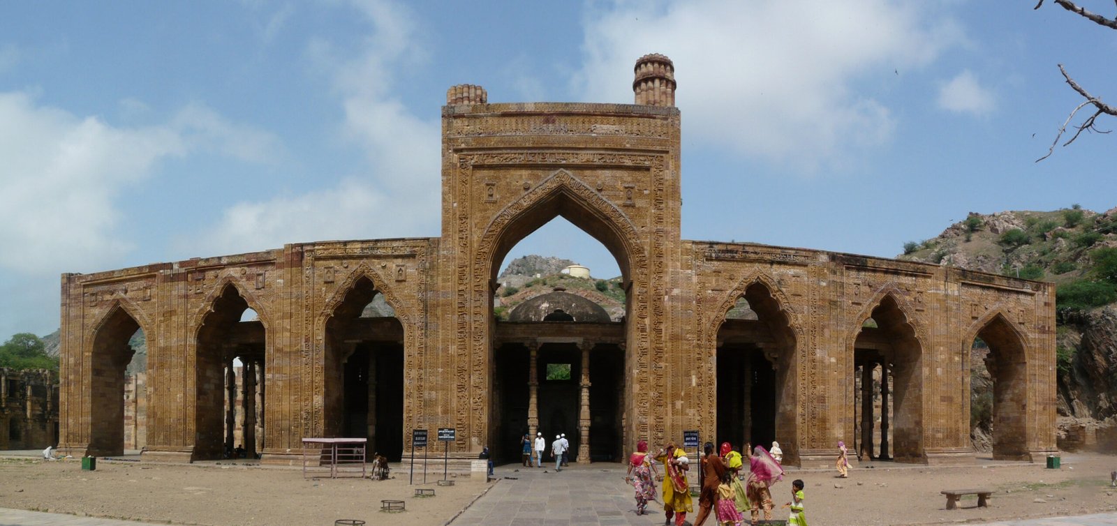 Adhai Din Ka Jhonpra